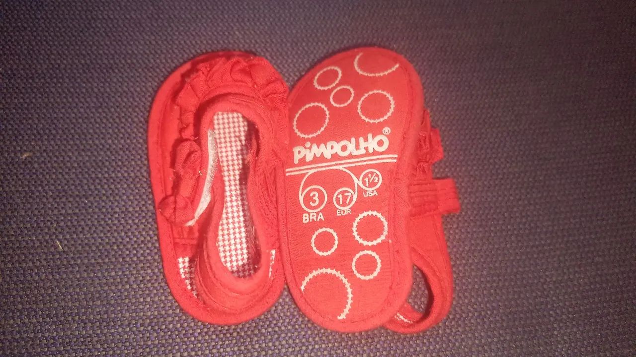 04 pares de sapatinhos infantis,vermelho 3,tenis azul 4,tenis branco 14,sapato de festa 16 - Foto 3