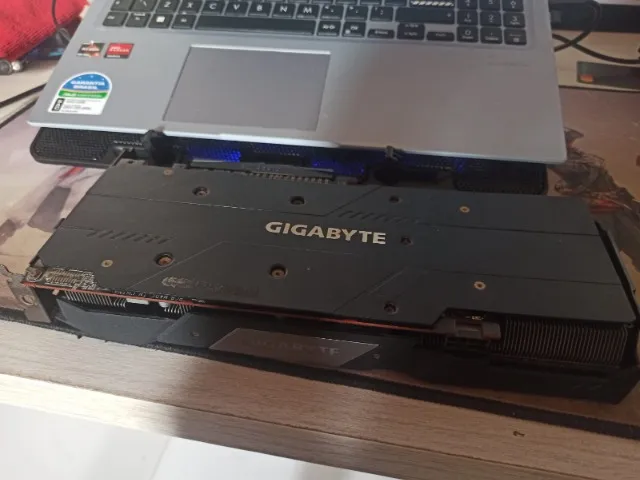 Gigabyte gaming oc triple fan Rx 5600xt 6gb