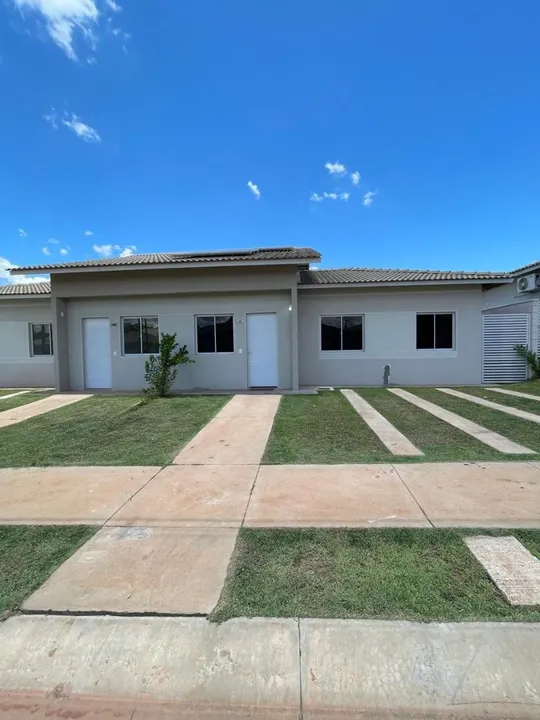 Casa em condomínio fechado com 3 quartos