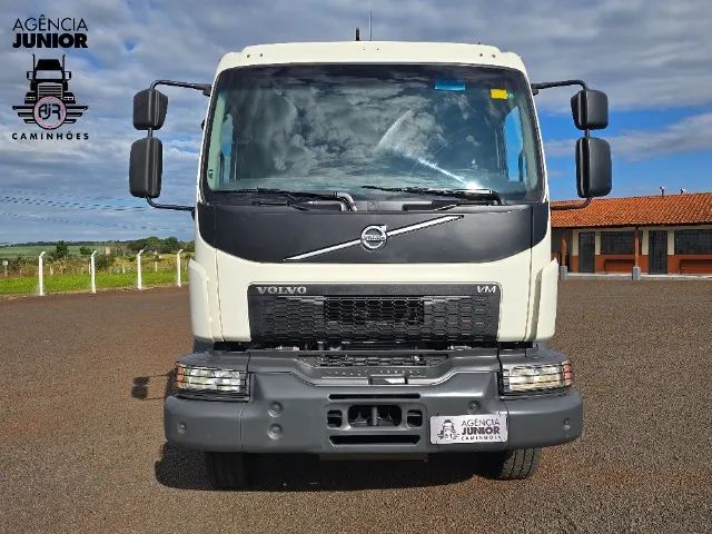 Volvo VM 330 ano 2020 traçado Roll-on Roll-off Busa ano 2025 sem uso. - Foto 4