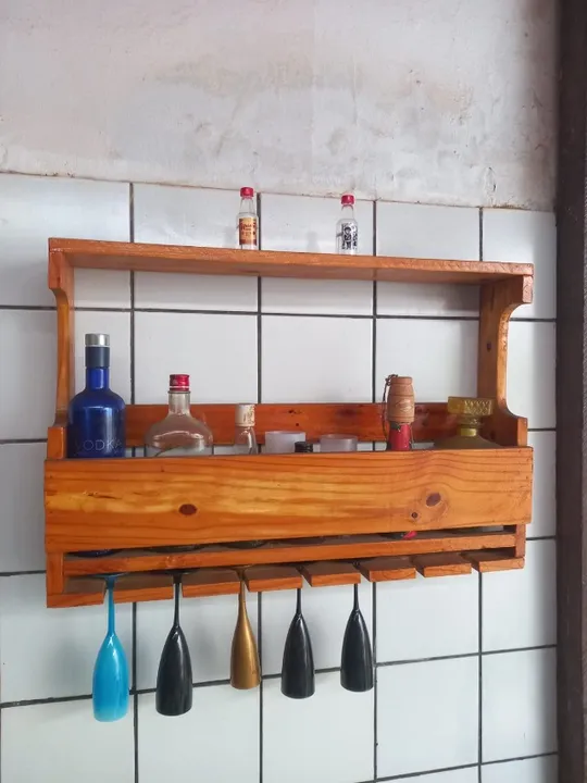 Barzinho de madeira