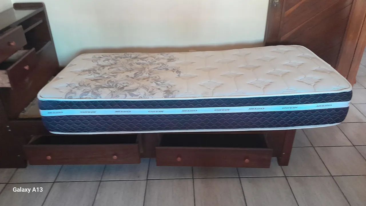 Cama de Solteiro,  Nova toda em madeira 64739712306307122