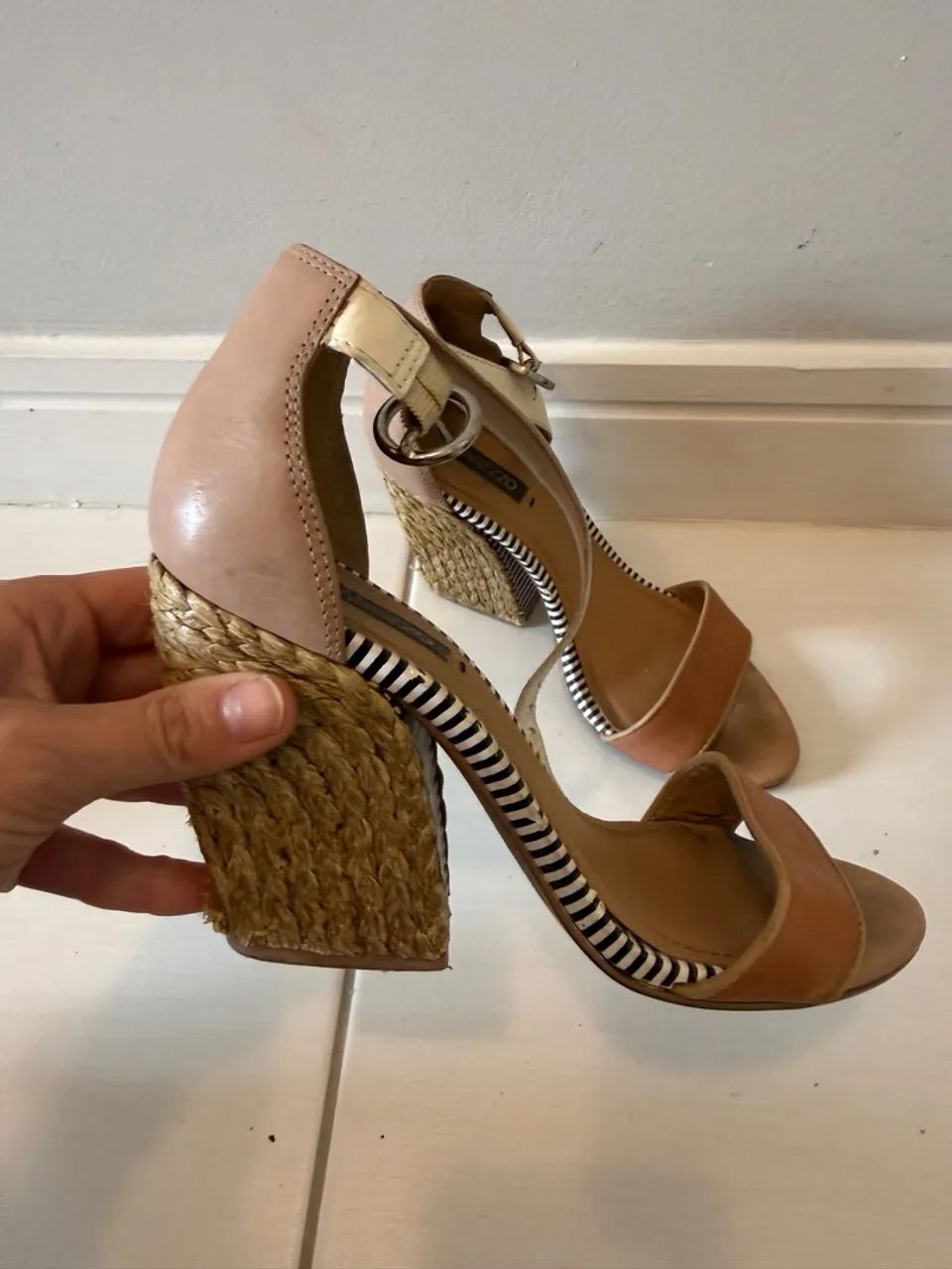 Sandália Arezzo salto bloco número 35 - Foto 2