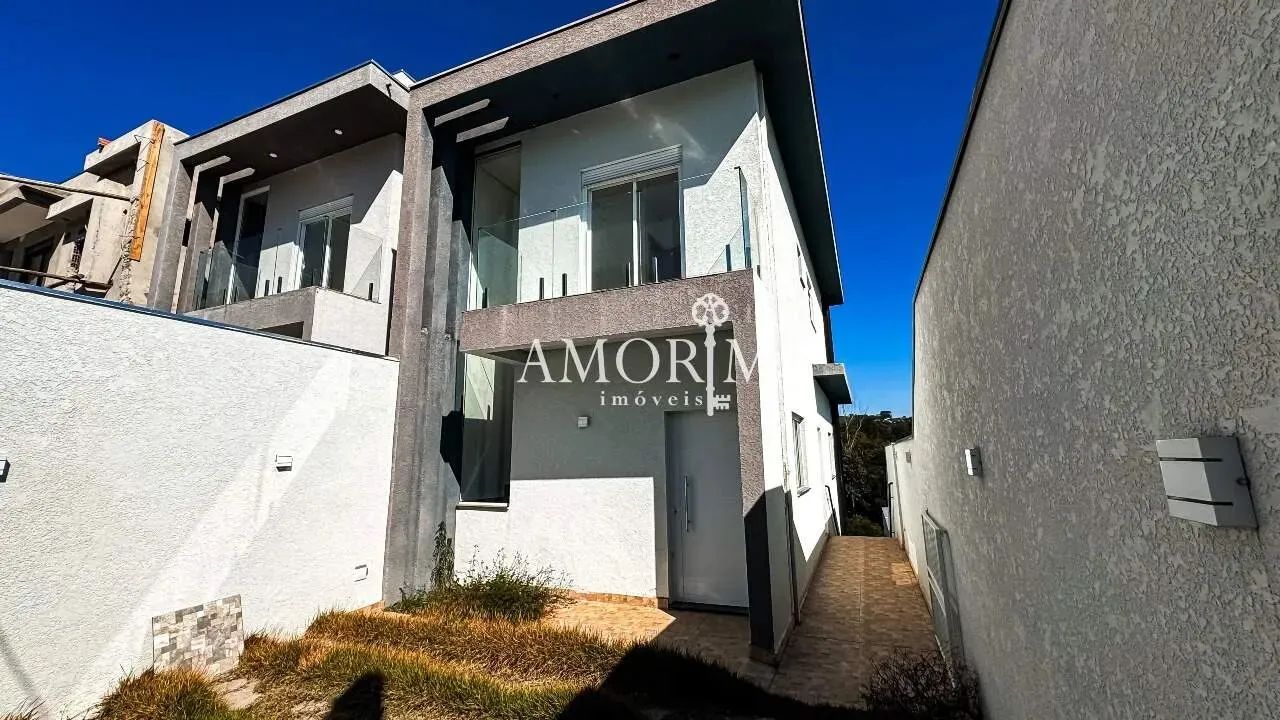 CASA À VENDA EM CONDOMÍNIO FECHADO
