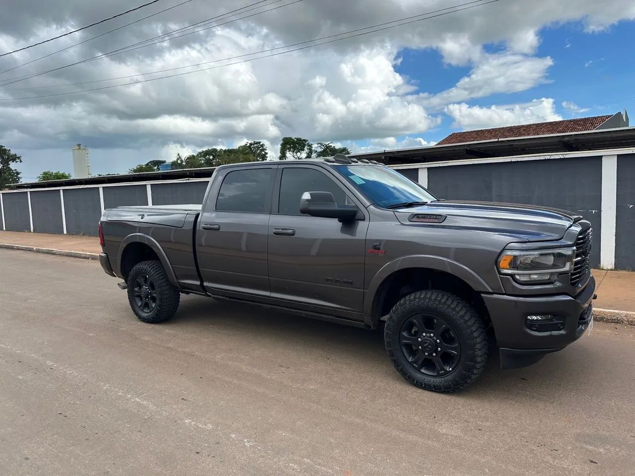DODGE RAM 3500 NIGHT EDITION 