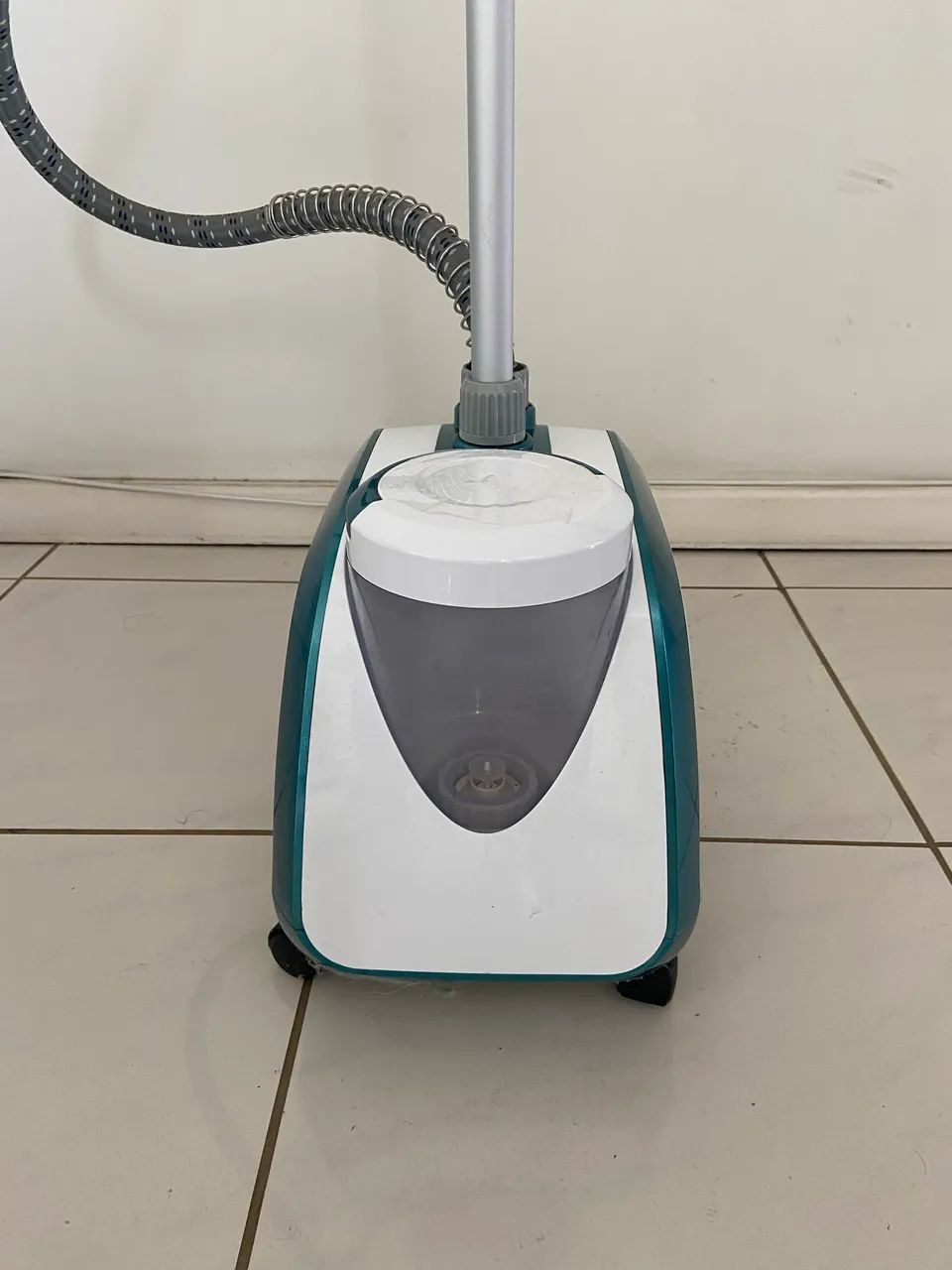 PASSADEIRA A VAPOR ELECTROLUX GTS10 220v ADESIVO DE PROTEÇÃO DE FABRICA  TODOS ACESSORIOS - Foto 5