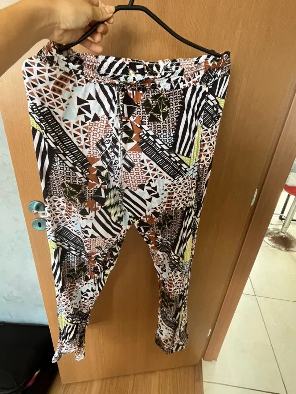 Calça tecido fino estampada, super confortável