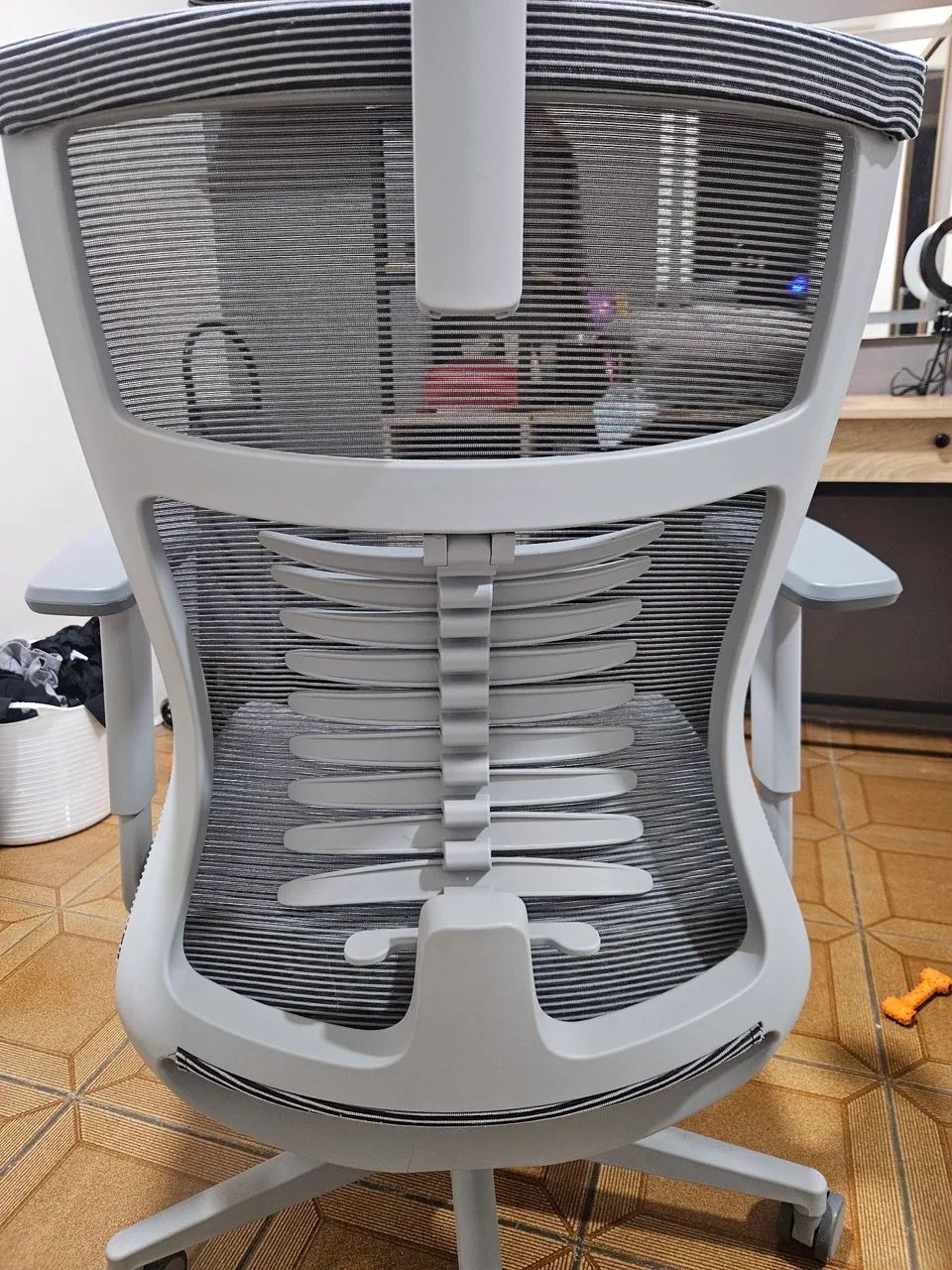 Cadeira ergonômica vertta pro cinza - Foto 2