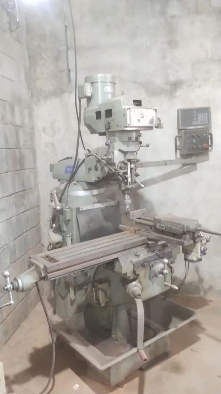 Fresadora Industrial  veker iso 30 muito nova - Foto 2