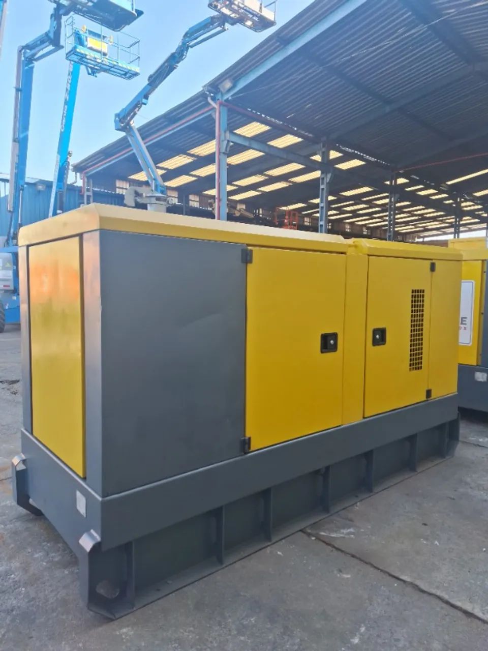 GERADOR DE ENERGIA 85KVA ATLAS COPCO SILENCIADO ANO 2012 - Foto 5