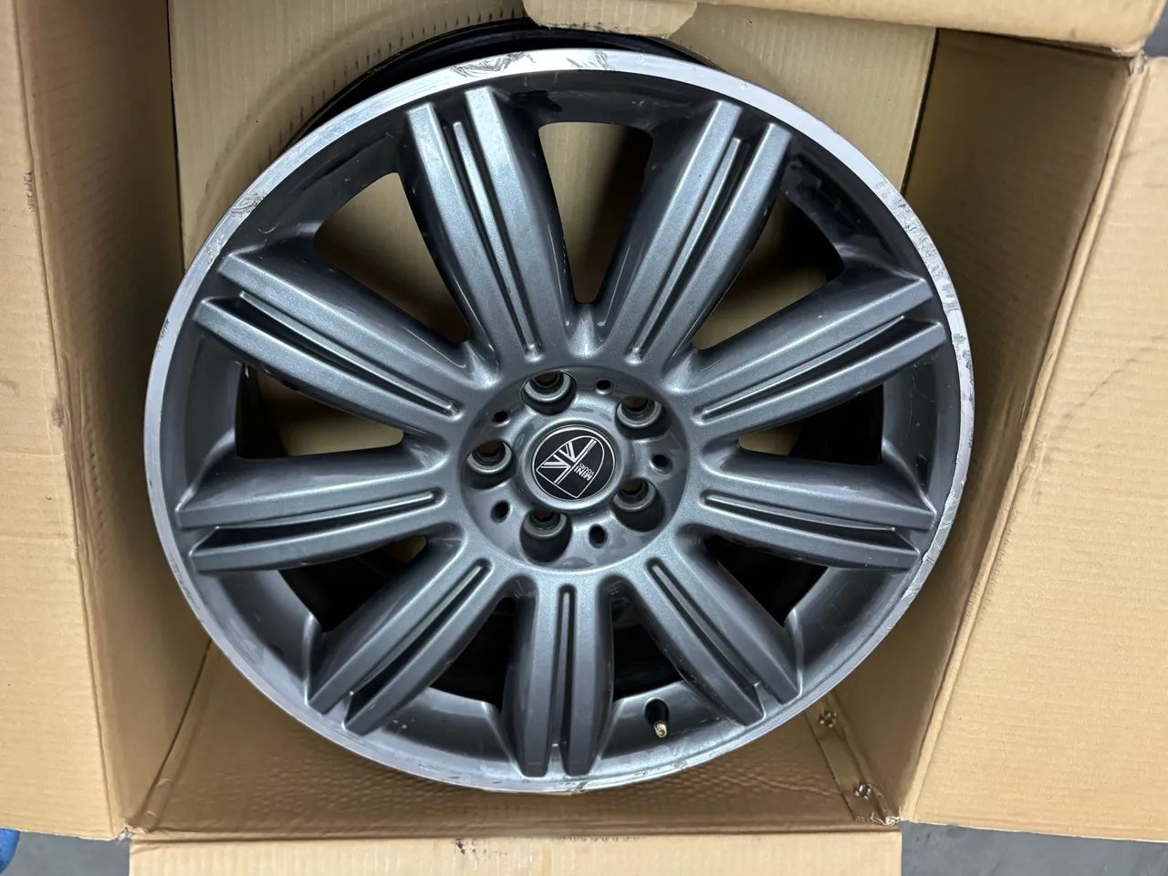 Roda Mini Countryman 19 usada - Foto 2