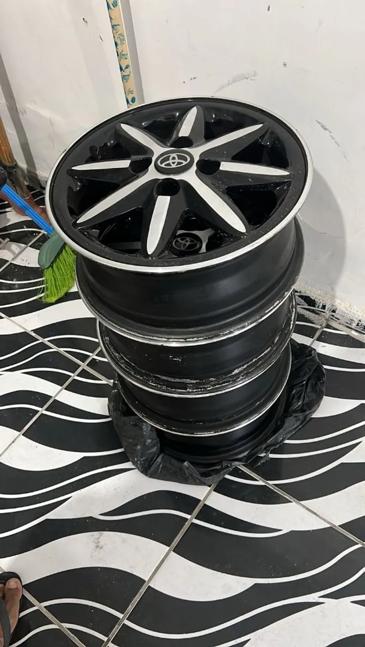 Jogo de Rodas Toyota aro 14