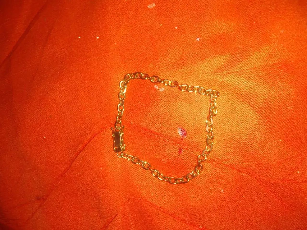 Pulseira masculina dourada com feixo cadeado*nova*!