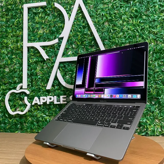 macbook pro m1 '13'. 16gb ram 256gb ssd impecavel