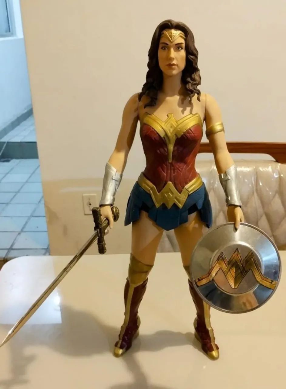 Boneca rara da Mulher Maravilha Mimo-45 cm