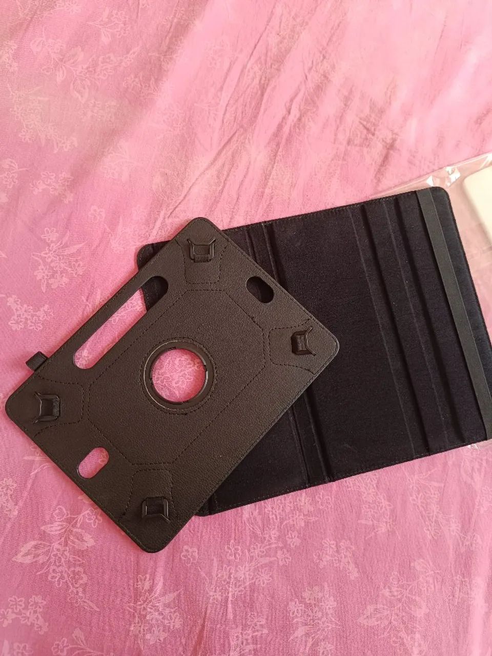 Capa para Tablet com suporte giratório  - Foto 2