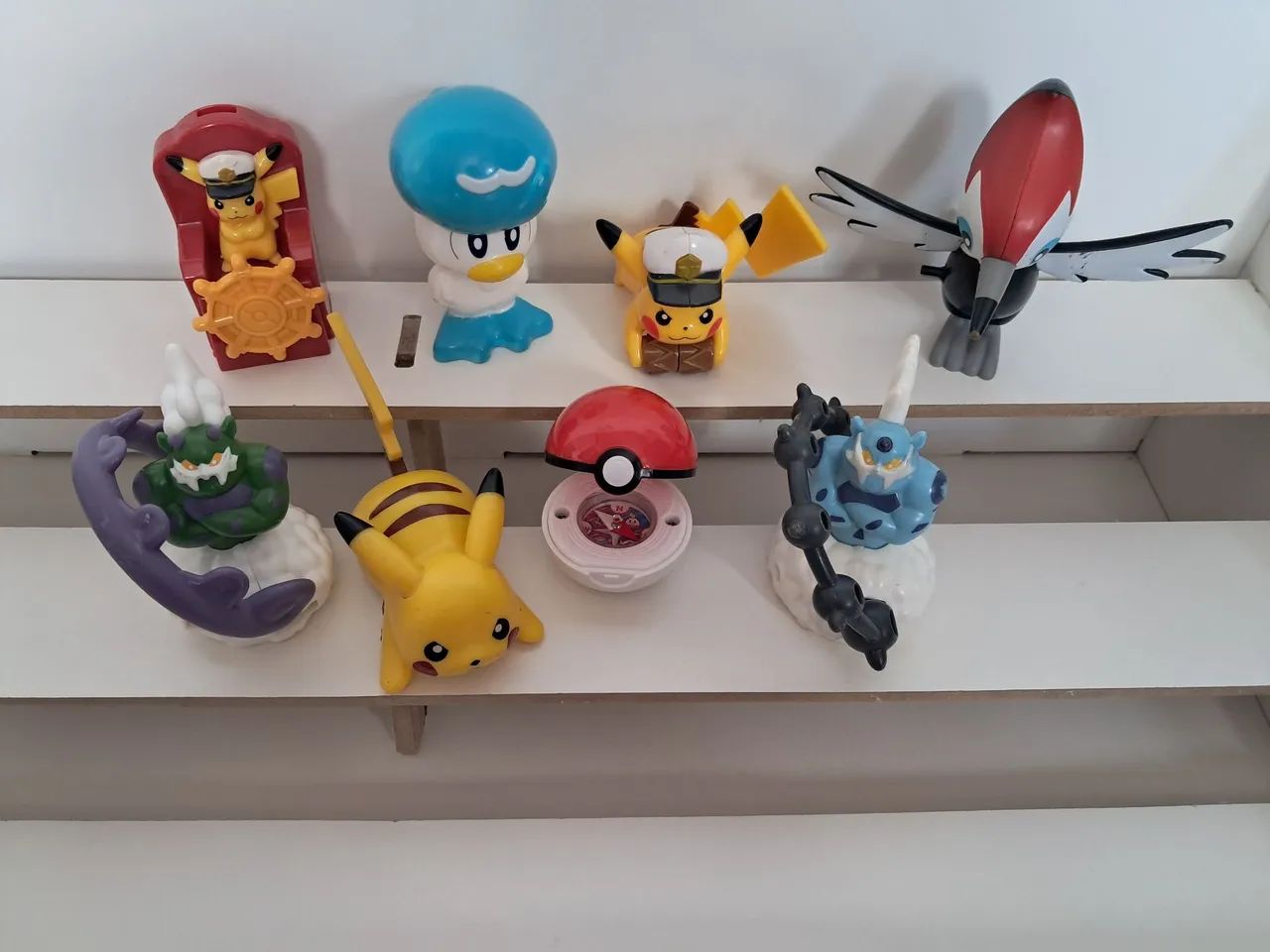Lote miniaturas colecionáveis Pokemon  - Foto 2