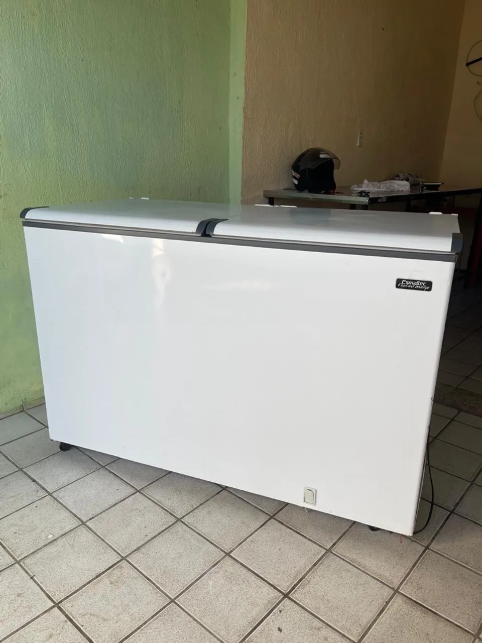 Freezer Esmaltec Semi-novo 439L