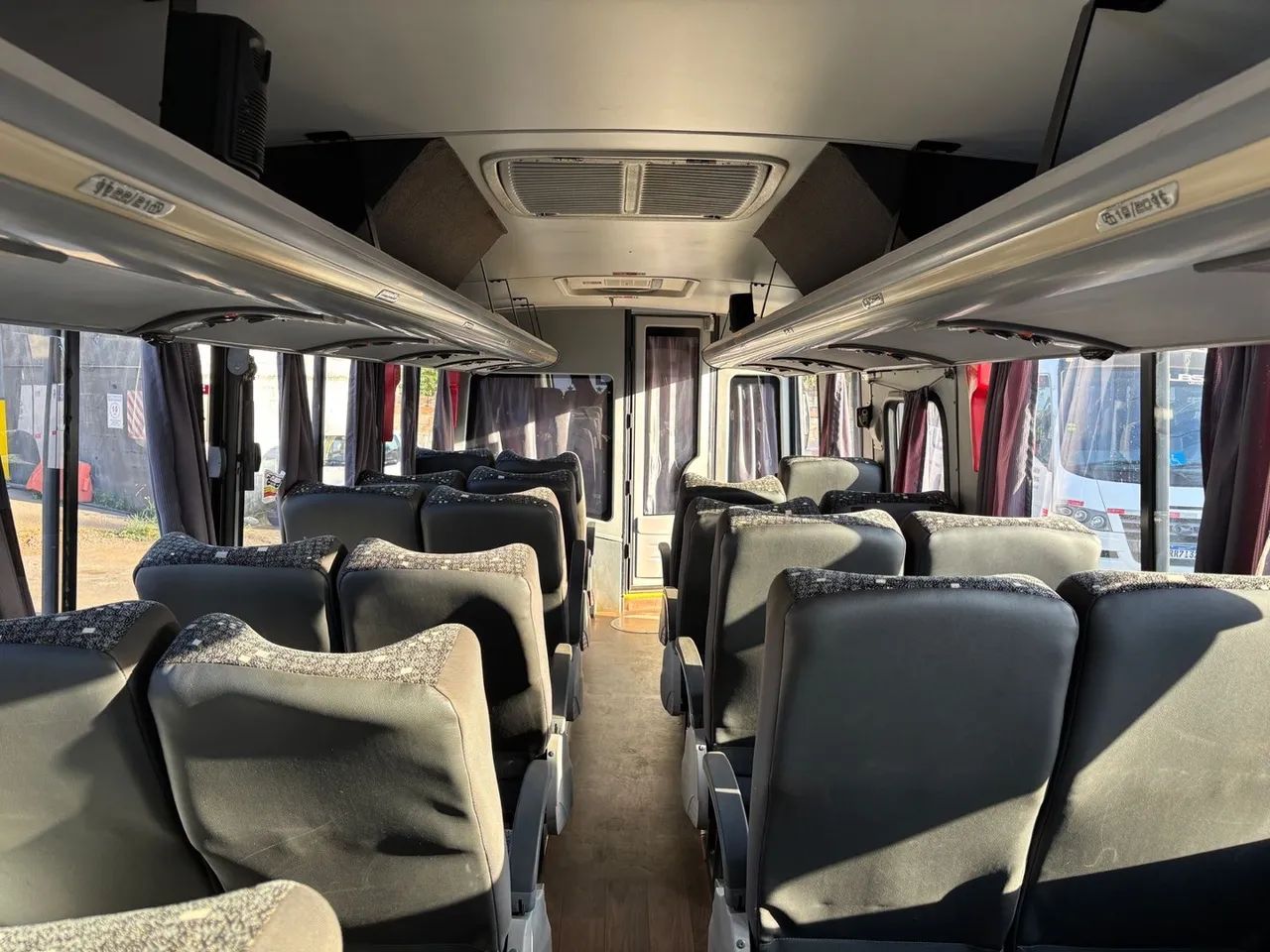 Micro ônibus executivo 31 lugares  - Foto 11