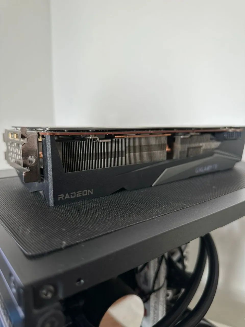 Placa de Vídeo - Gigabyte Radeon RX 6800 XT Gaming OC, 16GB, GDDR6 - Foto 2