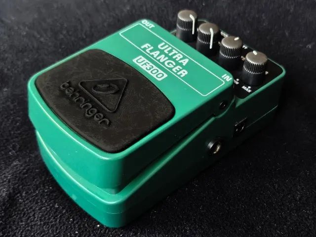 Pedal Behringer Ultra Flanger - Clone do Boss BF-2