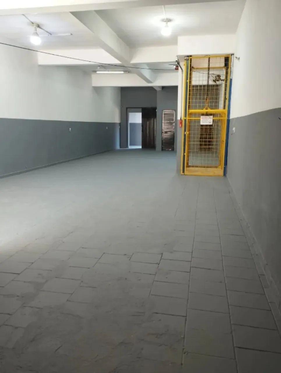 Galpão comercial para alugar na Vila Barão, em Sorocaba-SP.