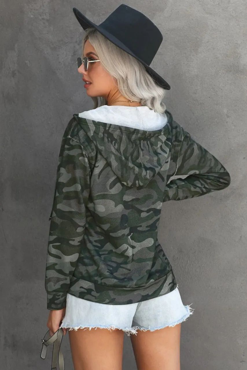Jaqueta camuflada NOVA - Foto 2