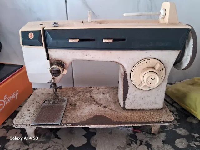 MAQUINA DE COSTURA SINGER - FUNCIONANDO PERFEITAMENTE