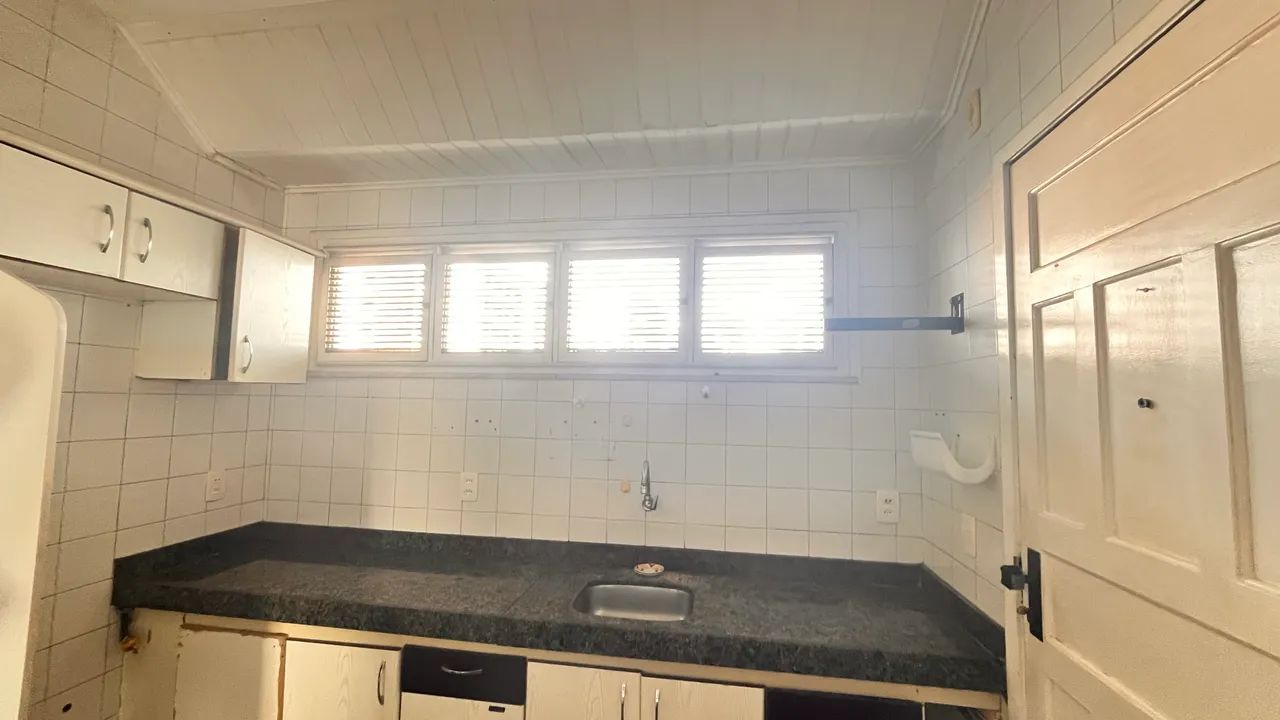 Bancada de cozinha em granito 2.70m x 0,60cm com cuba completa