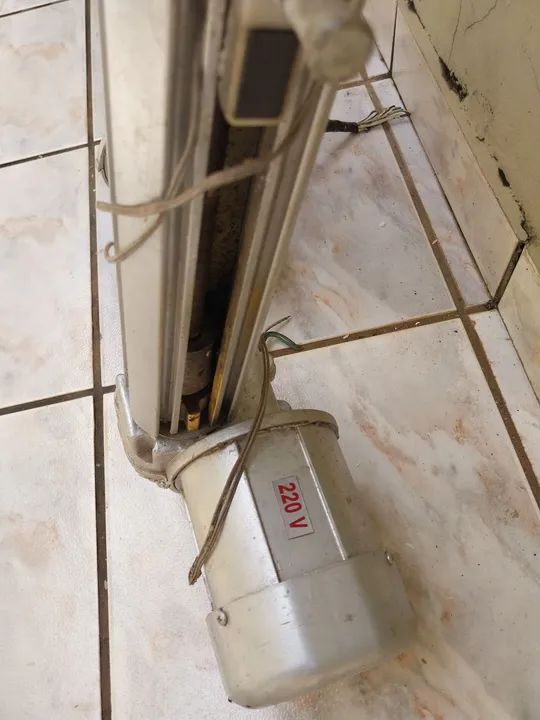 Conjunto mecanismos om motor 220volt  para portão basculante - Foto 2