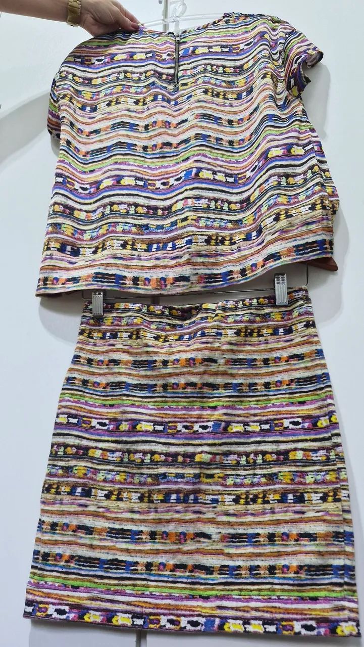 Conjunto blusa e saia estampados - CANTÃO  - Foto 2