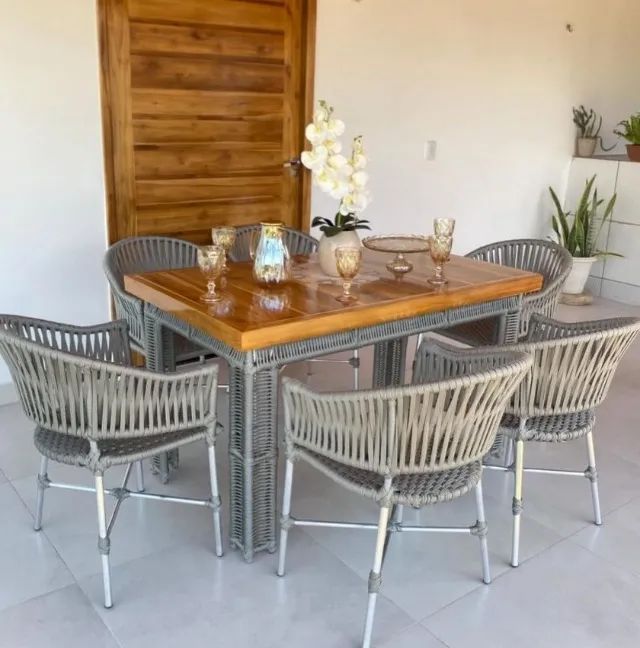 MESA ITÁLIA EM MADEIRA TEKA