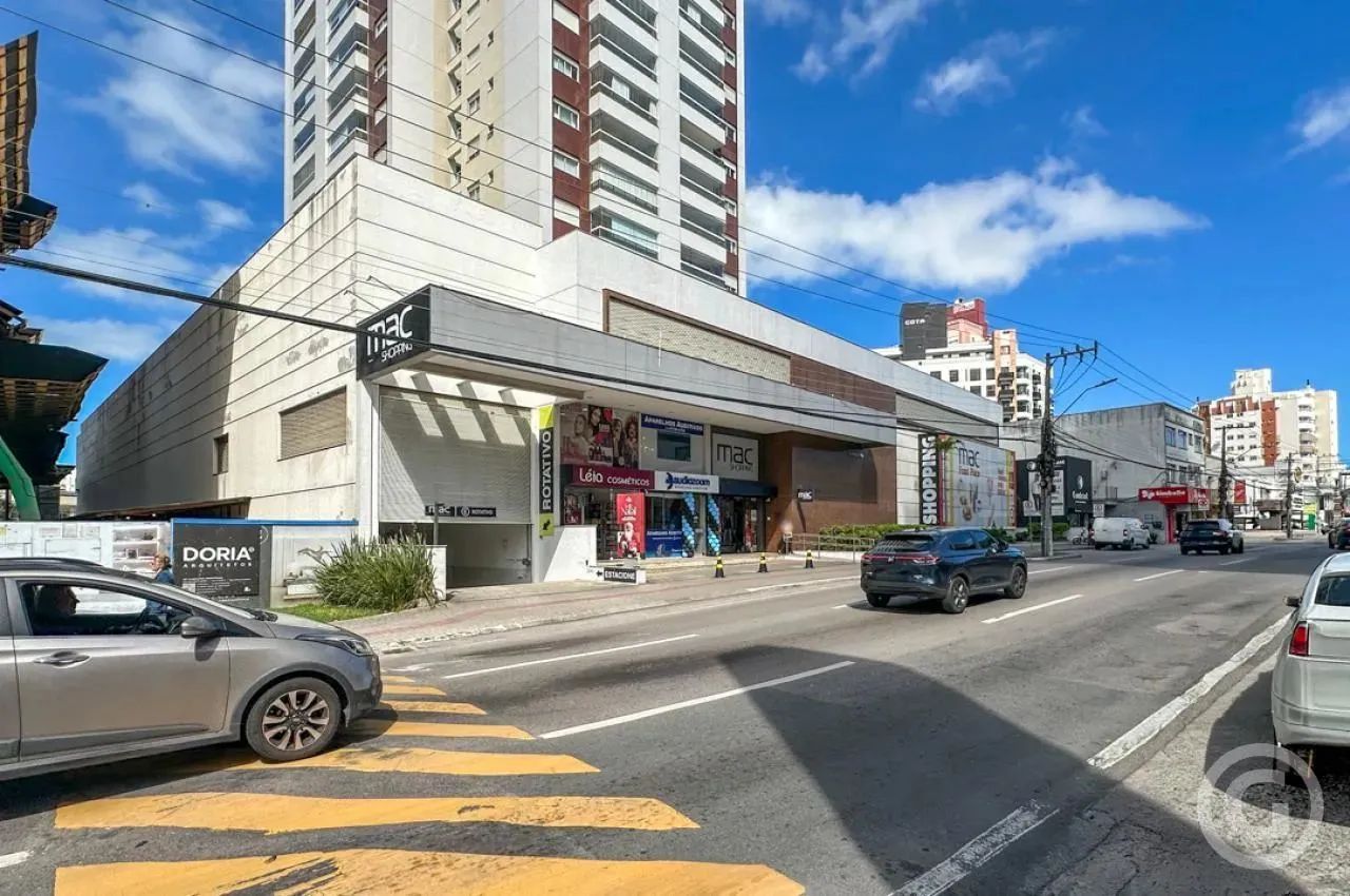 Loja com sobreloja no Mac Shopping - Estreito