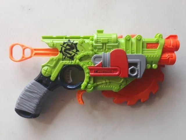 nerf zumbiestrike sem cartucho usada