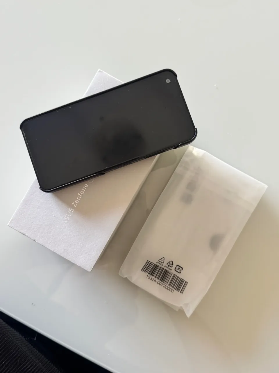 ASUS Zenfone 10