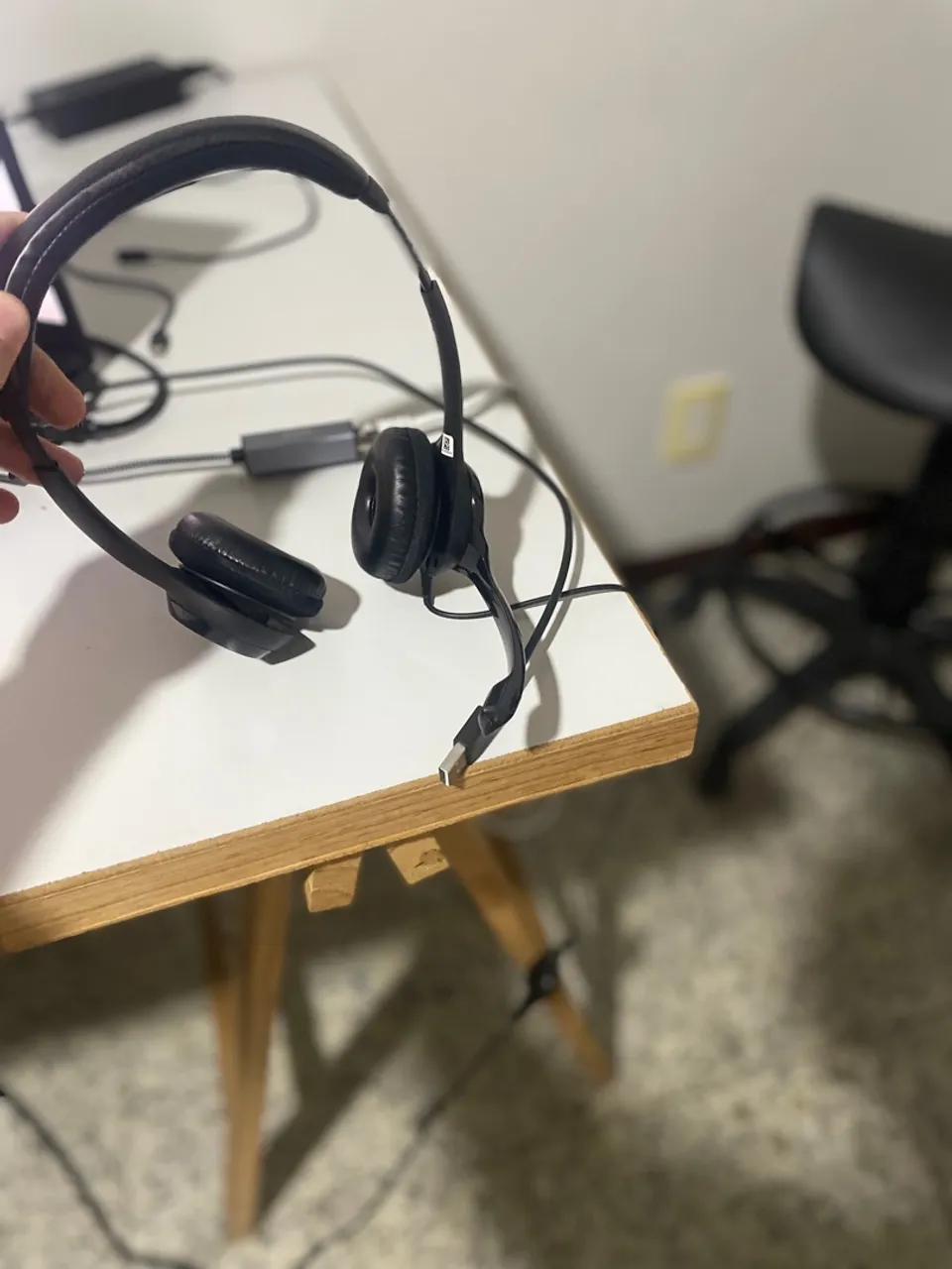 Headset com fio para escritório