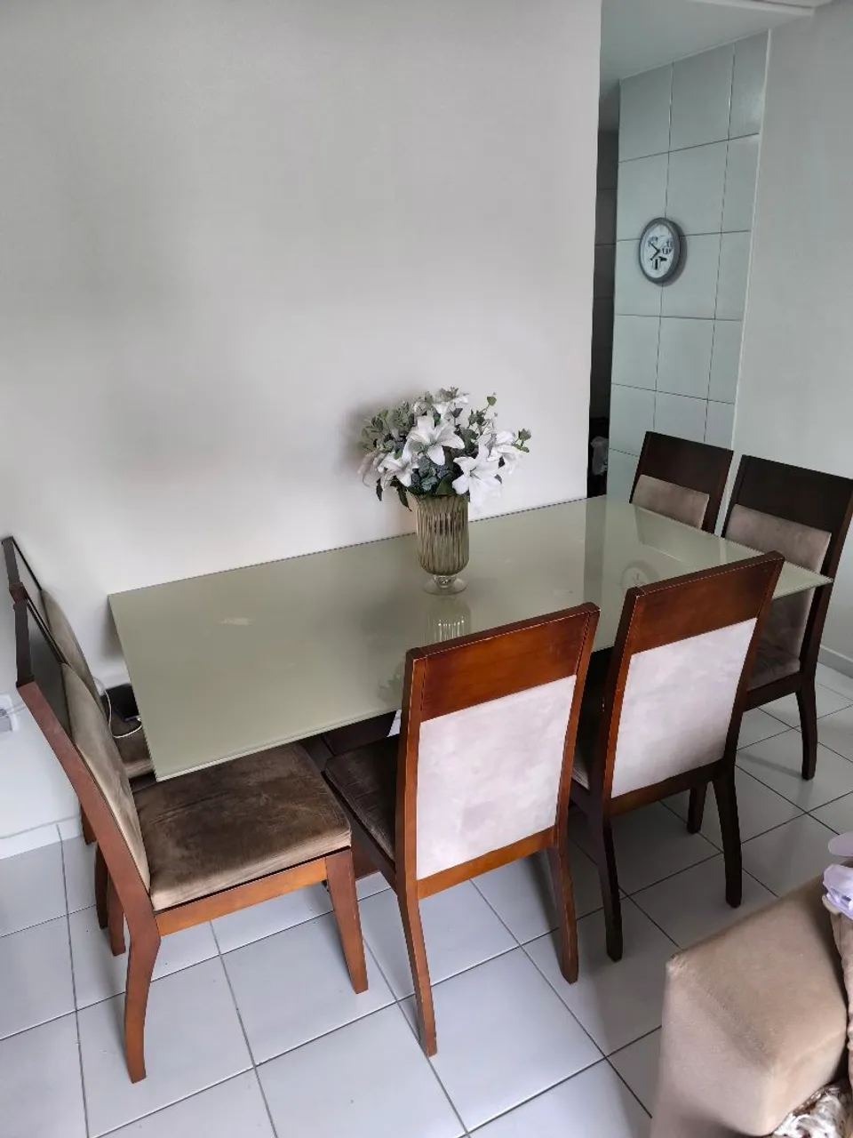 Mesa de Jantar Elegante com 6 Cadeiras