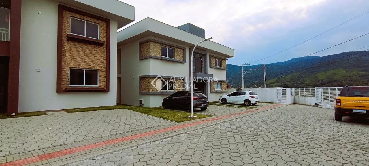 Belo apartamento, localizado em Garopaba apto a financiamento