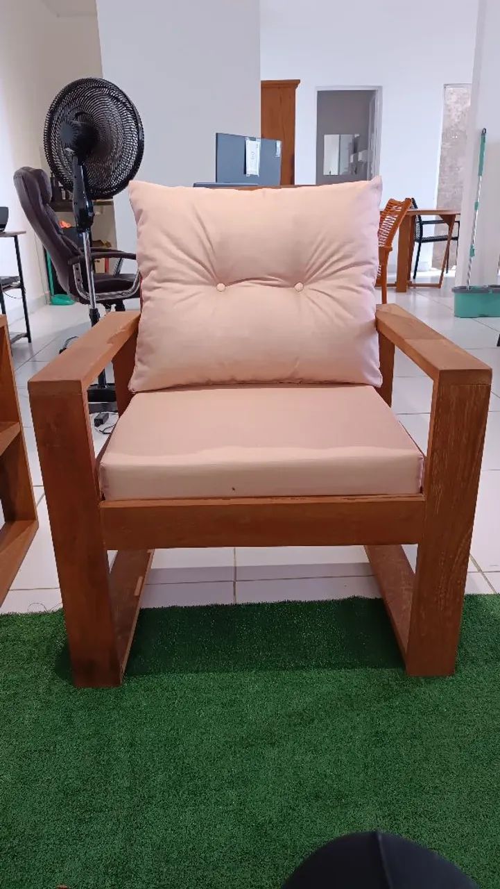 Conjunto de sofa em Madeira Maciça , acento e encosto em tecido impermeável  - Foto 2