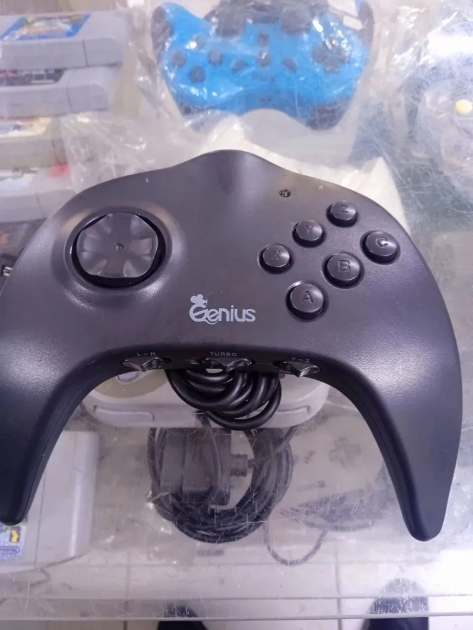 Controle Turbo Genius para consoles retrôs