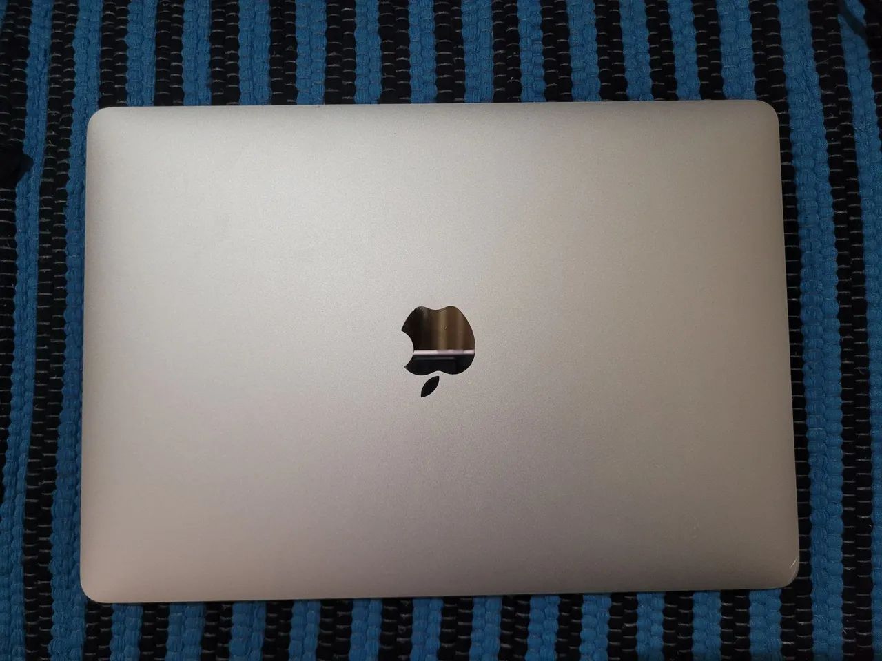 Apple MacBook Air M1 256G 8 GB 50 ciclos na bateria e 99% de