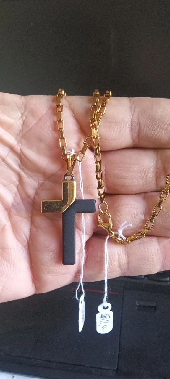 Cordão de Aço 316L banhado com Ouro 18k com Cruz em Ouro Negro - Foto 4