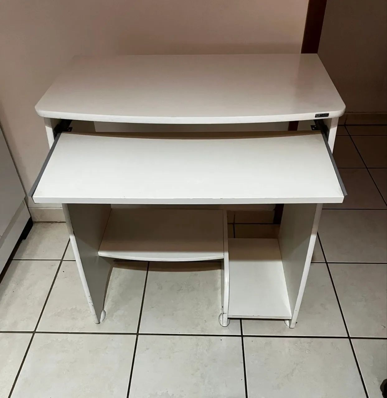 Vende-se mesinha escritório/computador