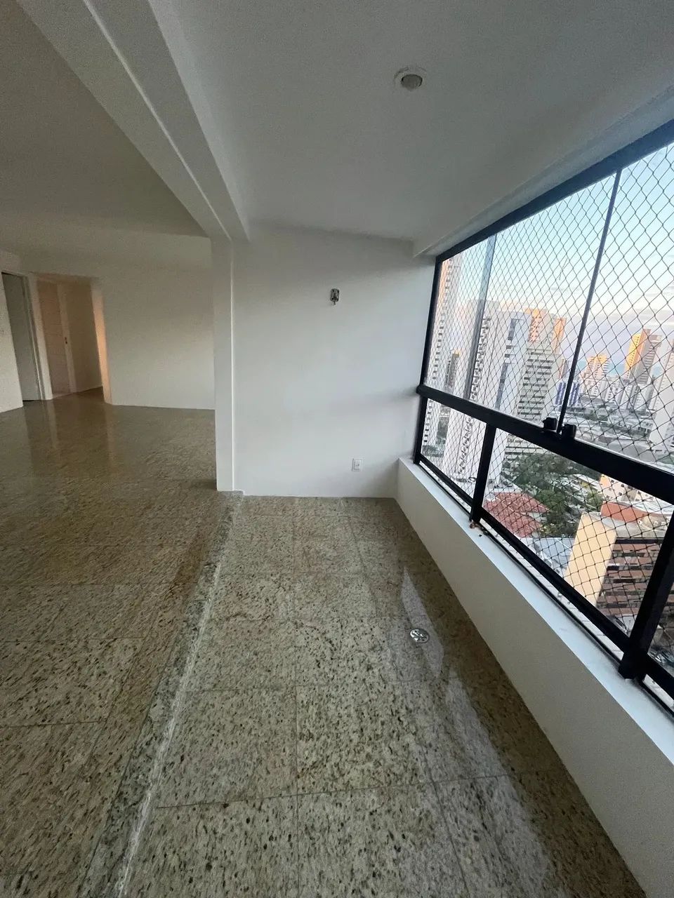 Excelente apartamento 4 quartos sendo 3 suítes próximo ao Colégio Santa Maria, lazer
