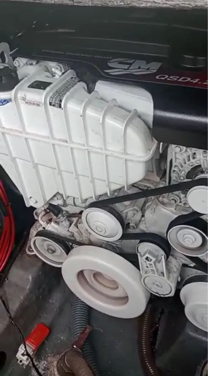 2  Motores Mercury Diesel QDS4 4.2 82h Branco Parella - Foto 6