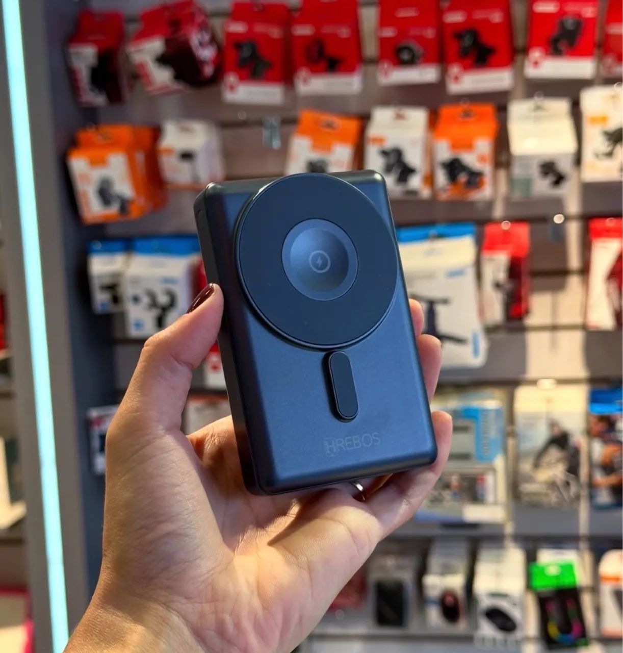 Power Bank 10000mAh 3 em 1 com Fixação Magnética para iphone , AirPods e Apple Watch  - Foto 2