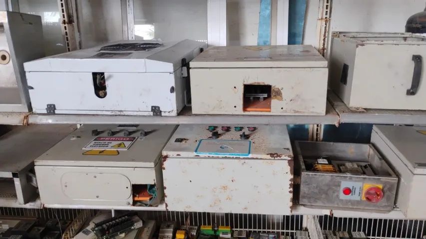 Quadros elétricos, diversos tamanhos. Valores variados. 