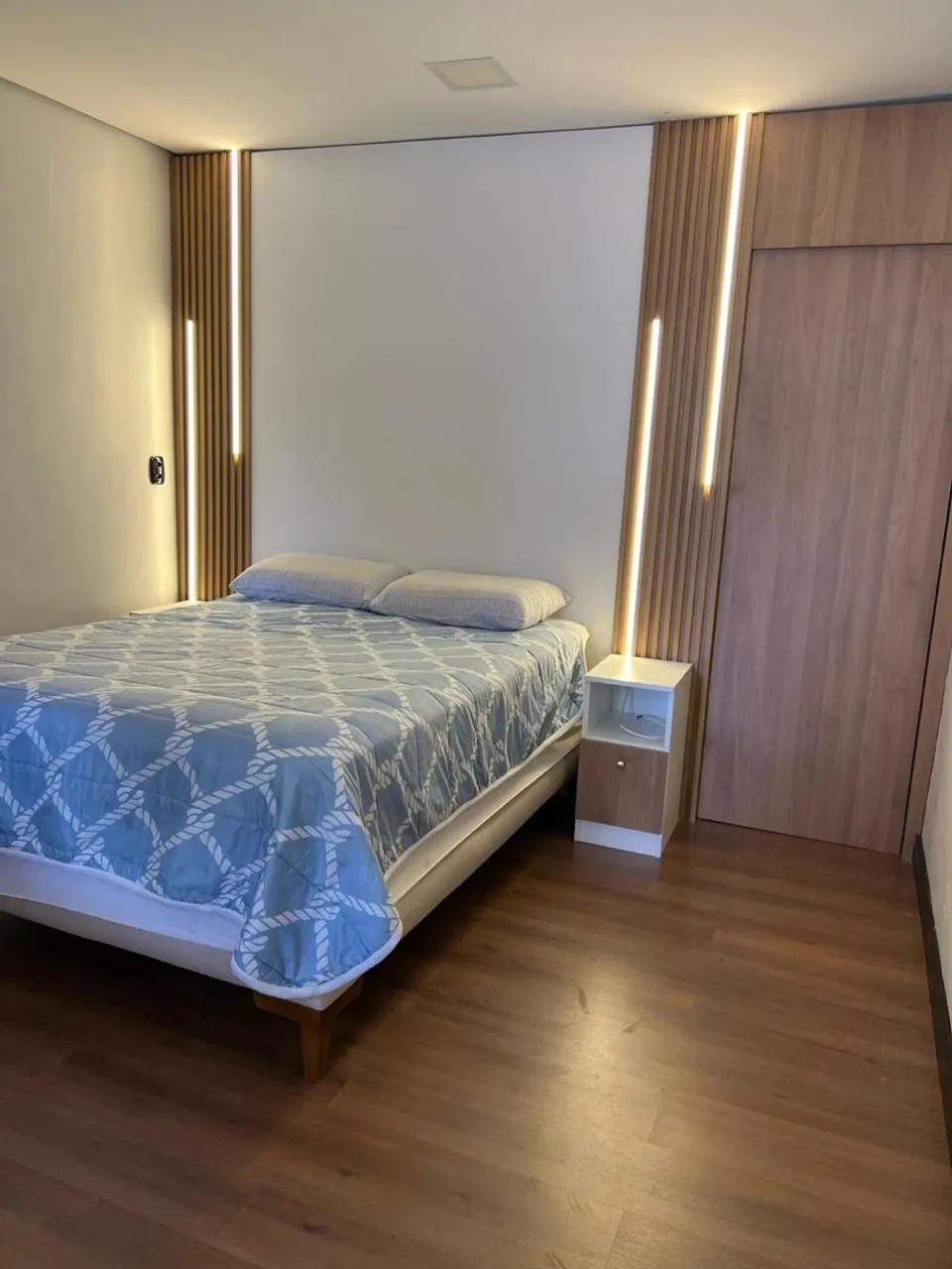 Guarda-Roupa Moderno com Design Elegante
