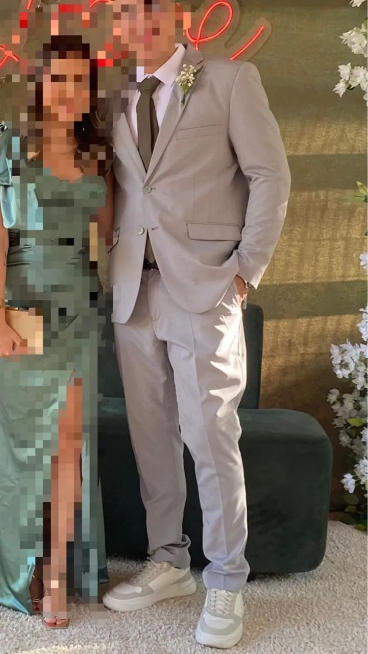 Terno cinza claro elegante para homem - Foto 2