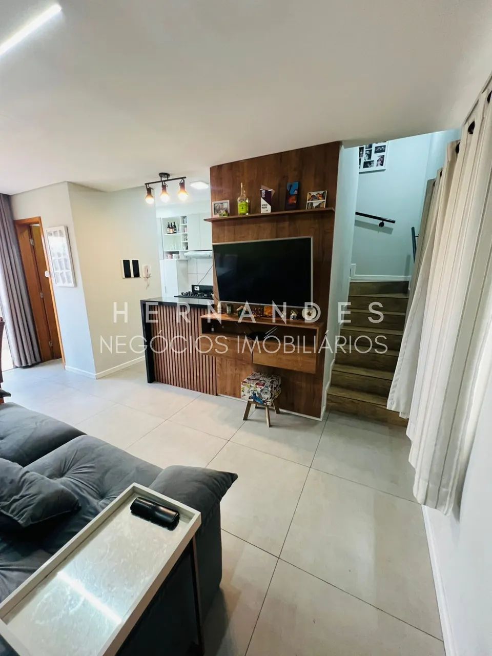 Venda de Casa em Condomínio de Luxo em Santana de Parnaíba-SP, 3 Quartos e 2 Vagas de Gara - Foto 4